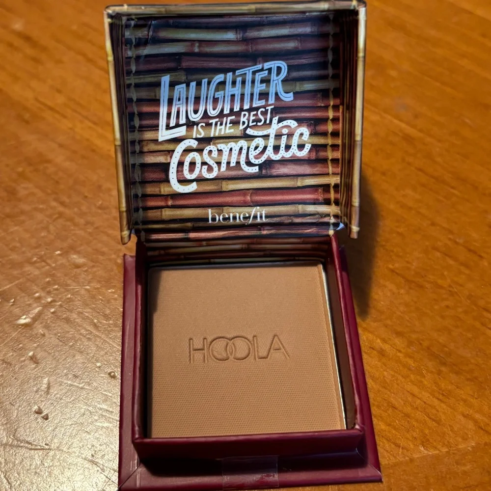 Benefit HOOLA Matte Bronzer - Picture 5 of 16